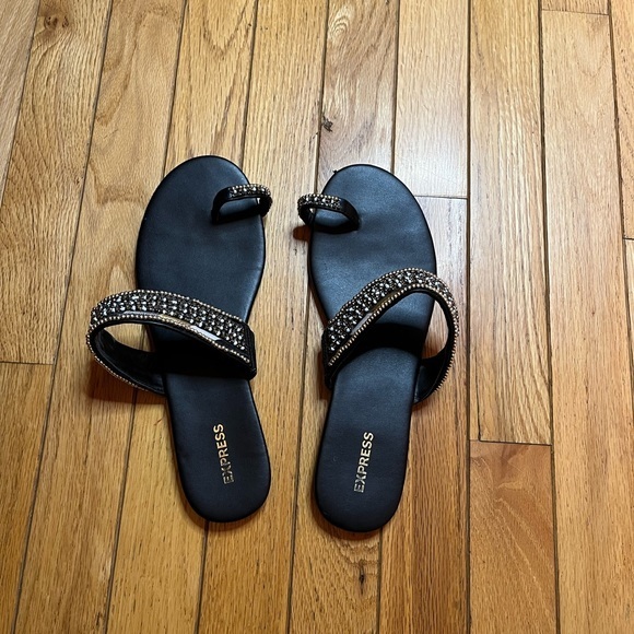 Express Shoes - Womens Express Sandal size 8
